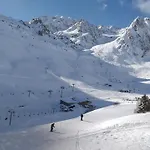 En Pleine Montagne Avec Vue Sur Marmottes لا مونجي