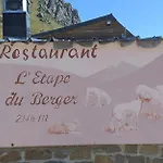 En Pleine Montagne Avec Vue Sur Marmottes لا مونجي