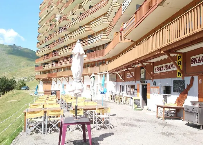 En Pleine Montagne Avec Vue Sur Marmottes La Mongie