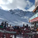 En Pleine Montagne Avec Vue Sur Marmottes 라몽지