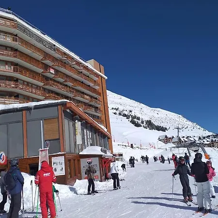 En Pleine Montagne Avec Vue Sur Marmottes *